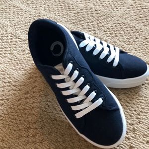 !!NEW!!  Black canvas platform laced shoe. Size 6